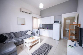 1 bedroom apartment, 20 steps from the beach